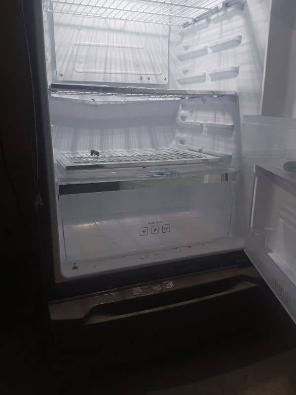 Kenwood big size Fridge 8