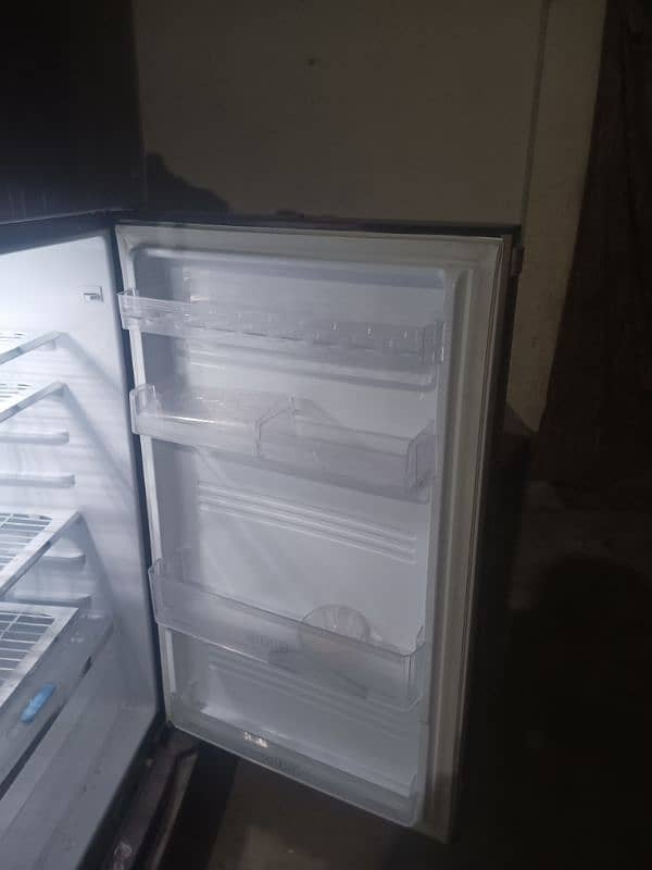 Kenwood big size Fridge 9