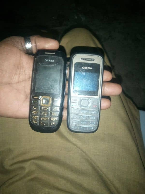 okay condition Nokia 2 phon 0