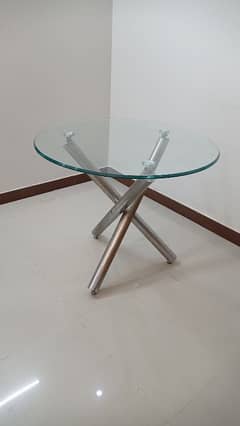 4 seater dinning table