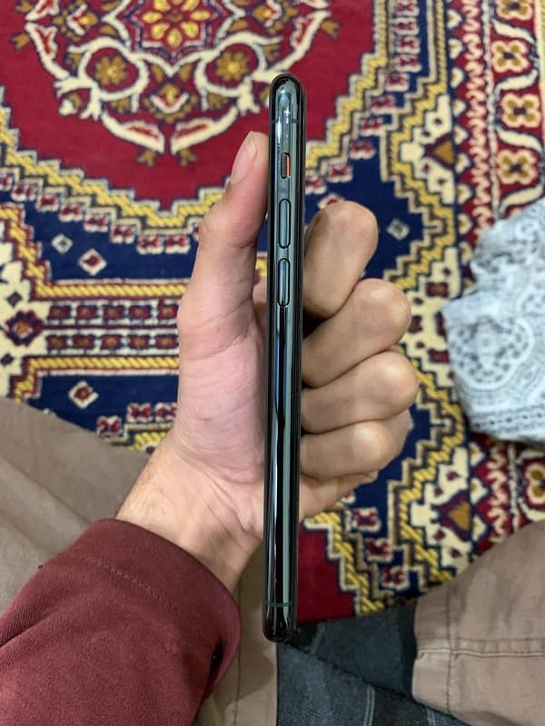 iphone 11 pro(64gb,Non PTA) 7