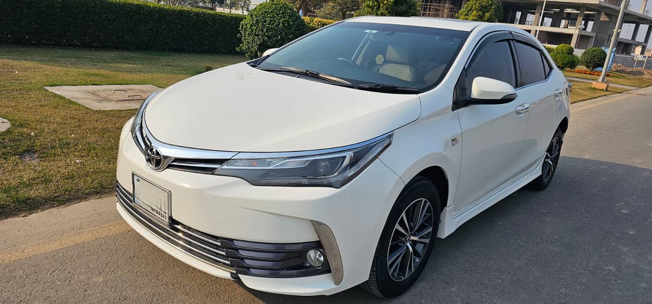 Toyota Corolla Altis Grande 1.8  2019 1