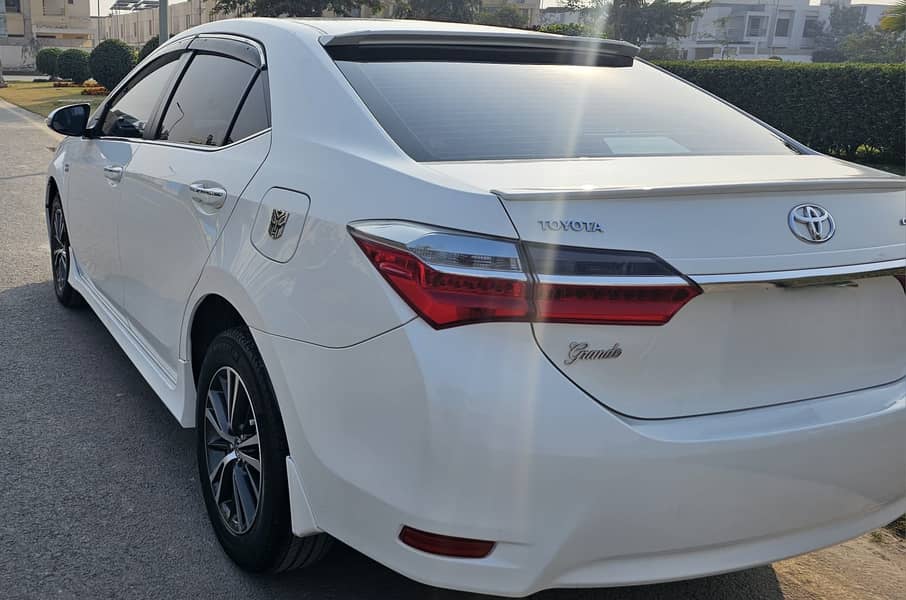 Toyota Corolla Altis Grande 1.8  2019 3