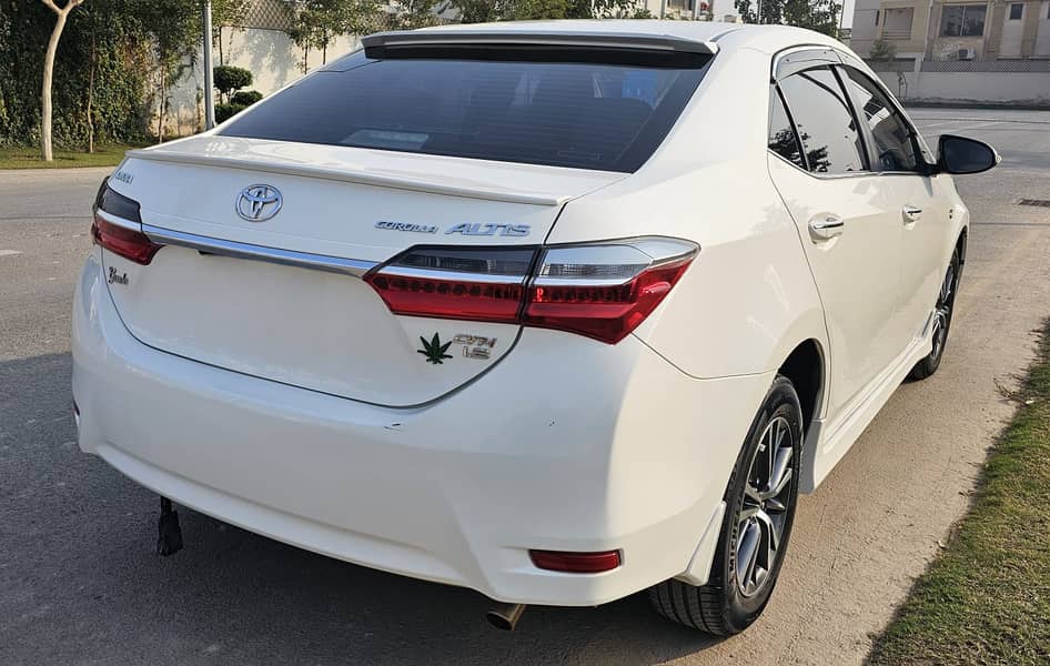 Toyota Corolla Altis Grande 1.8  2019 4