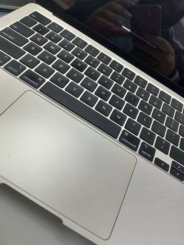 MacBook Air M2, 8/256 1