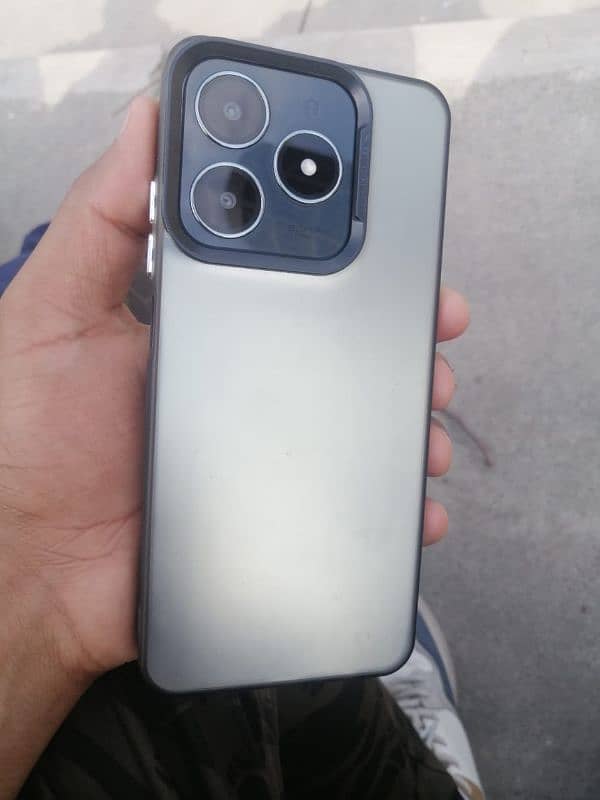 Realme C61 6