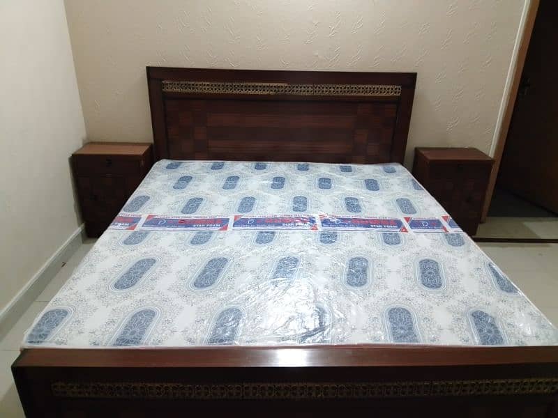 wodden bed set 2