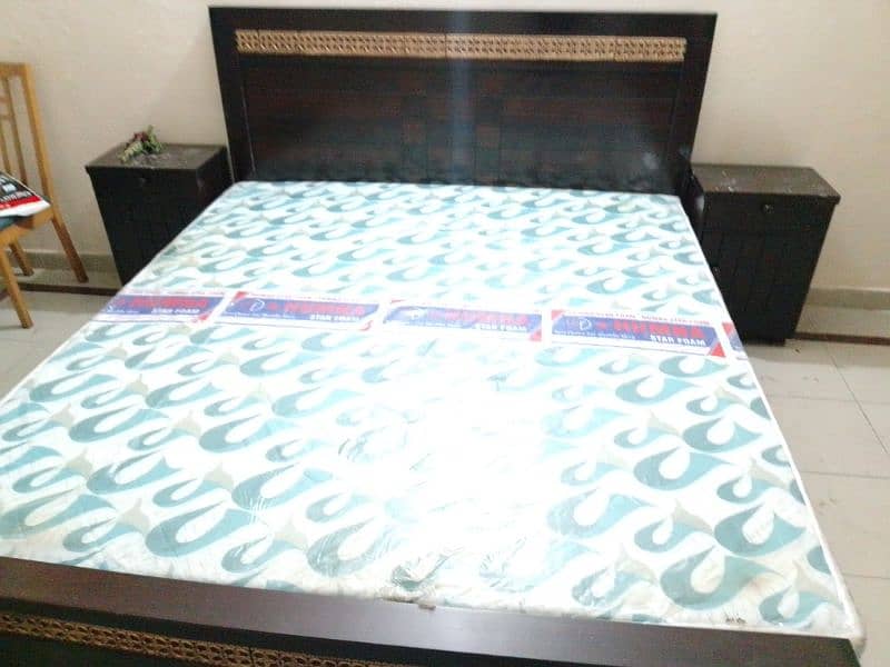 wodden bed set 2