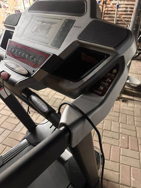 sole treadmill f60 2