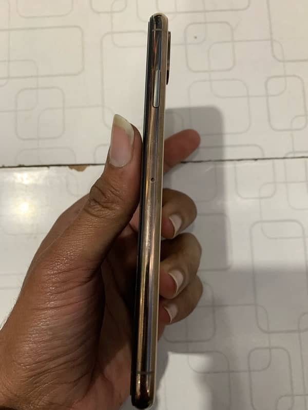 iPhone XS Max condition 10 x 9 GB /512 factory unlock 1