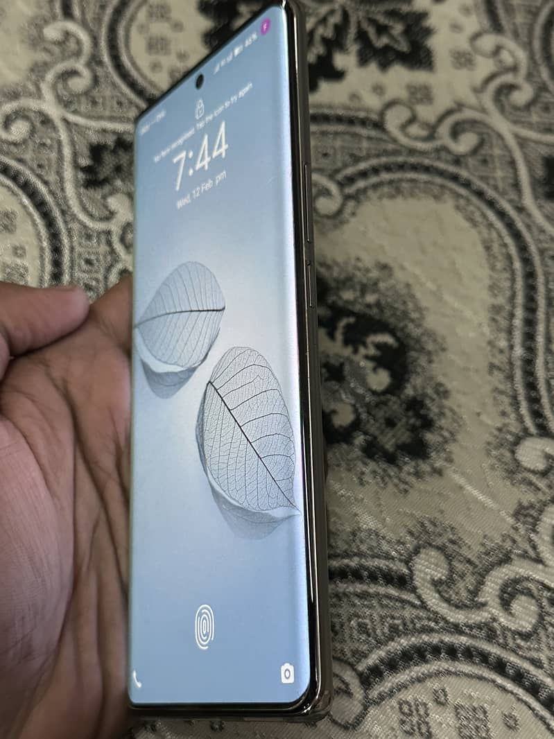 Vivo v30e 8gb/256gb storage 10 by 10 condition with box pta approved 1