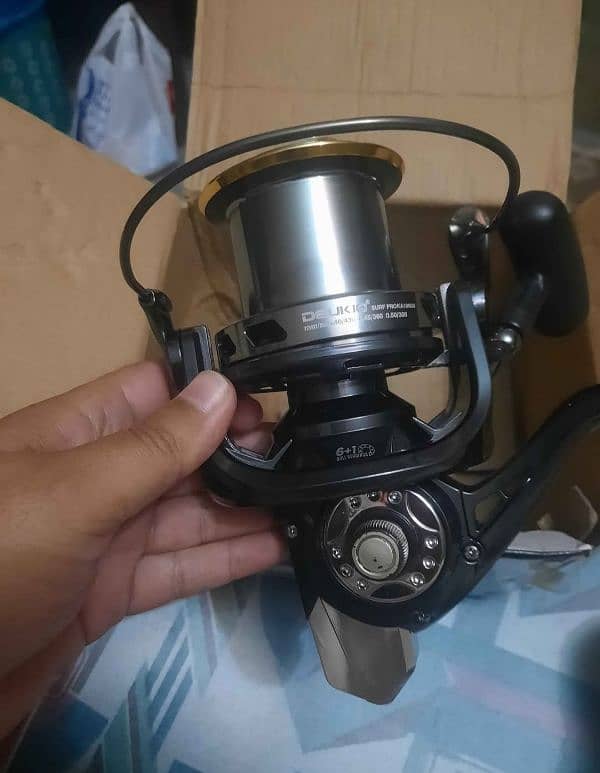 Fishing Reel with Metal spool and handle 2