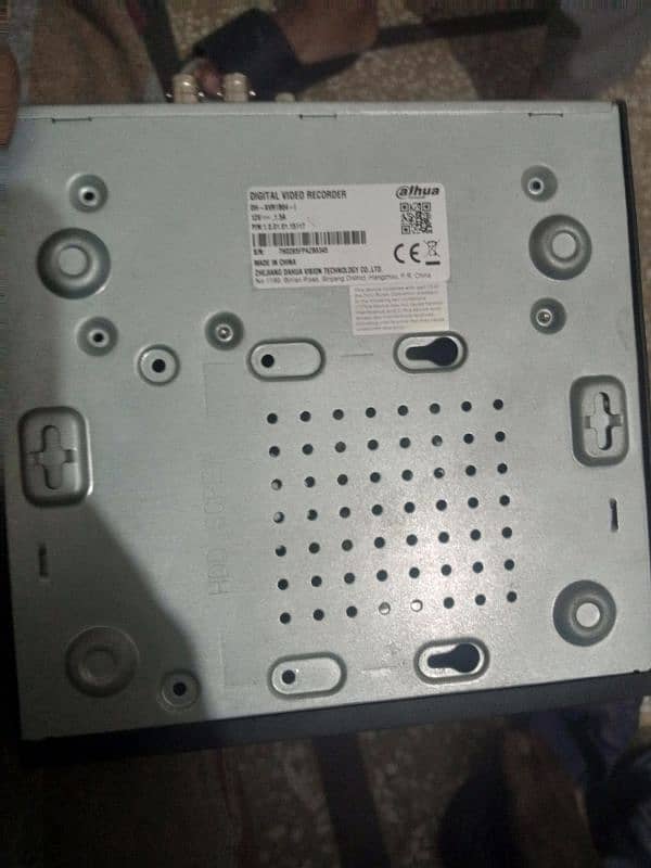 BRANDED 4 CHANNEL DVR HIKVISION AND DAHUA 5