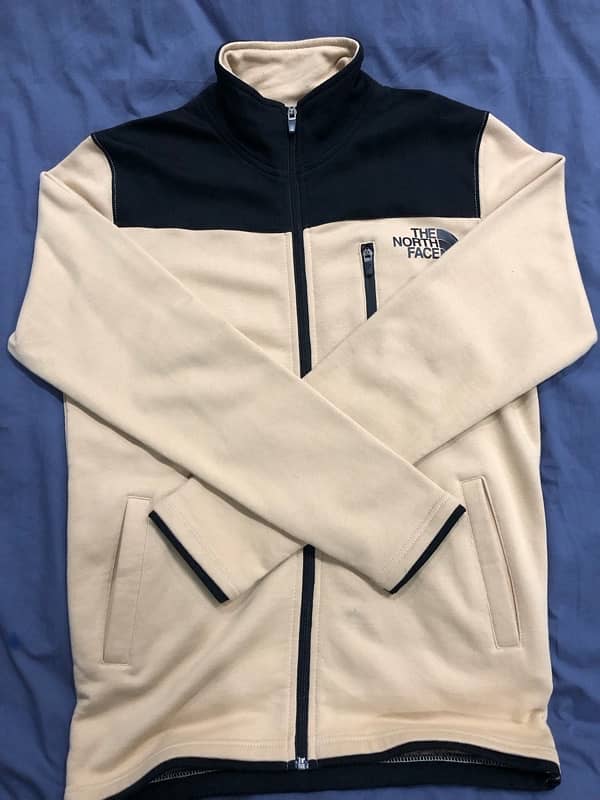 North Face Zipper 1