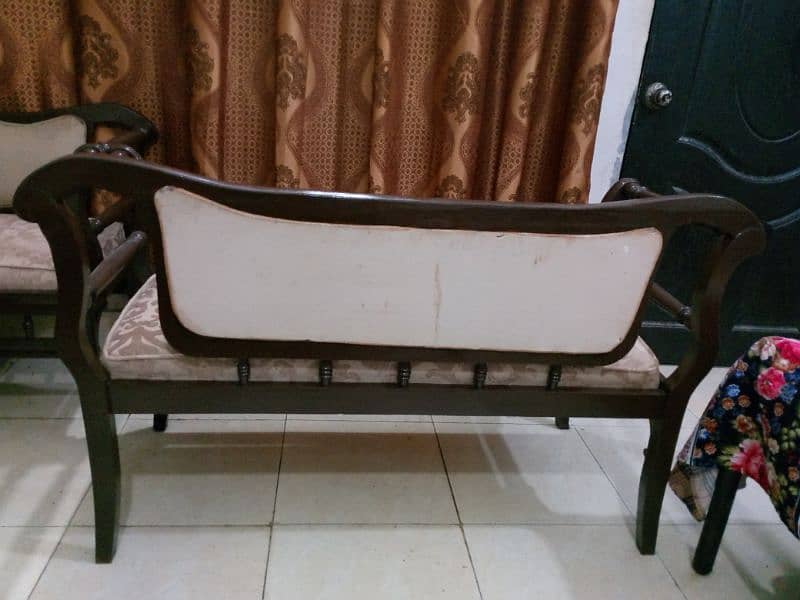 sofa set ha 3 seater urgent sell 10