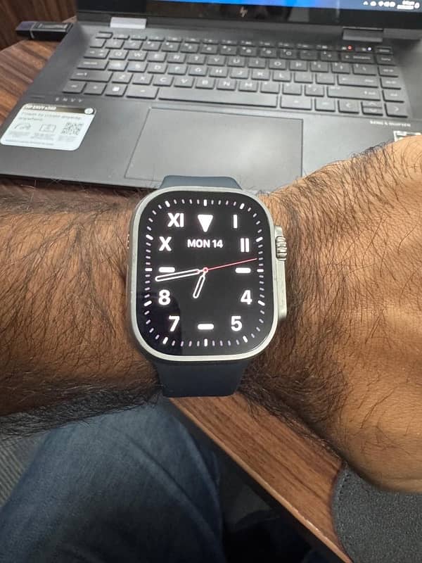 Apple Watch Ultra 2 100%  Battery 1