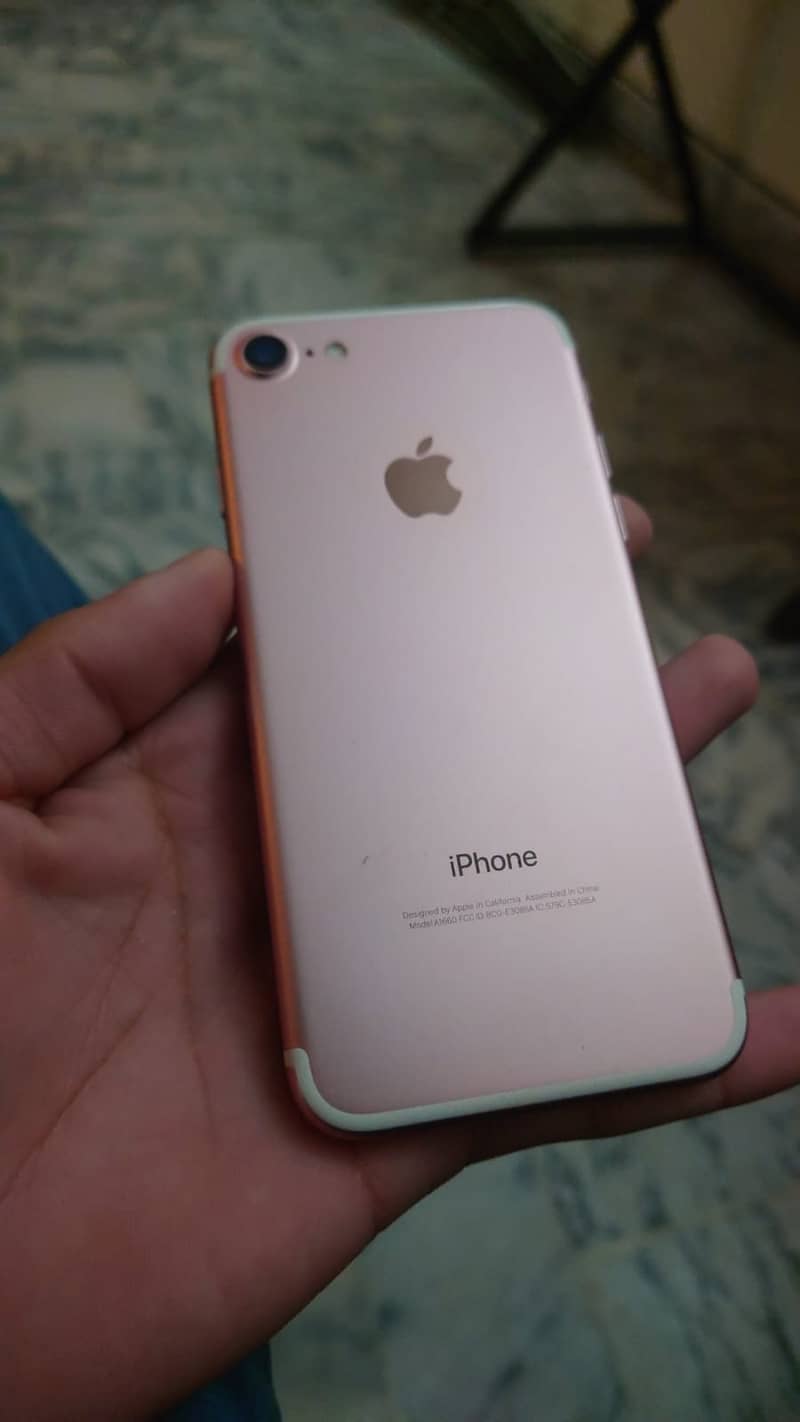 iPhone 7 non PTA water proof Good condition for sale urgent 4