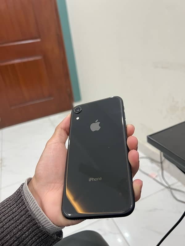 I Phone XR Factory Unlock 3