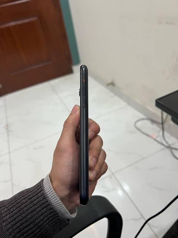 I Phone XR Factory Unlock 4