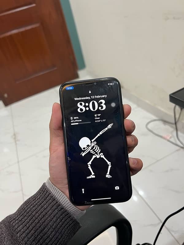 I Phone XR Factory Unlock 6