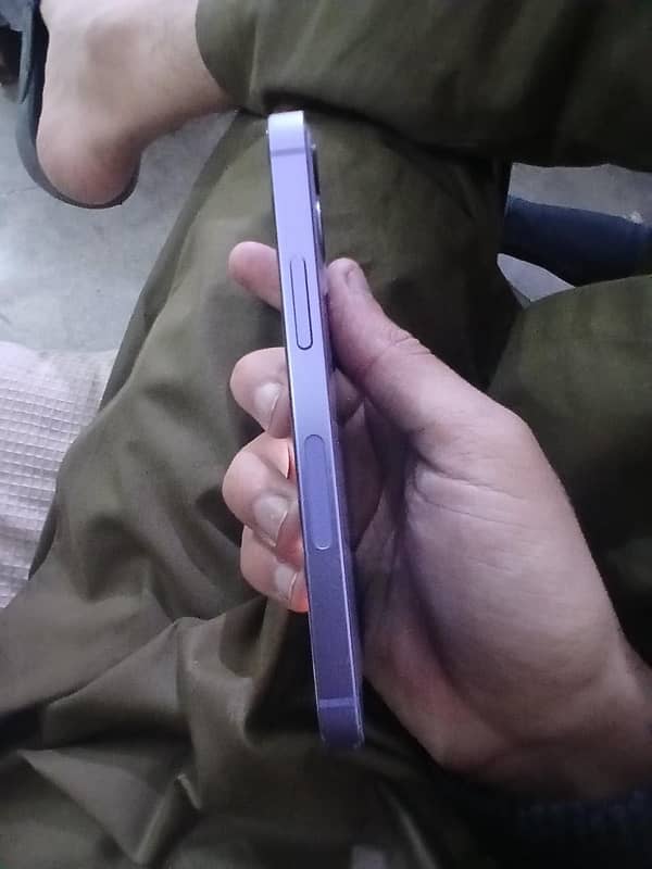 iphone 12 mini back thori si crack hn 1