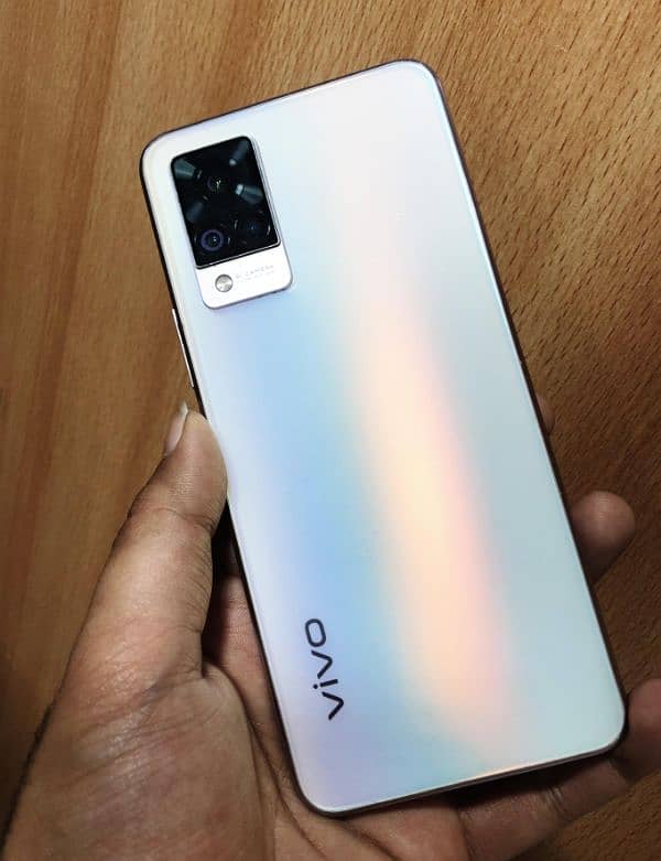 Vivo V21 8/128 0