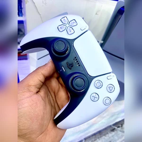 PlayStation 5 Slim 6