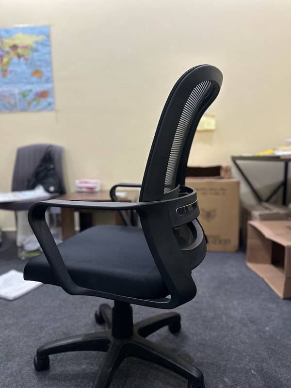 Used Study/work Chair with great comfort and reliability 1