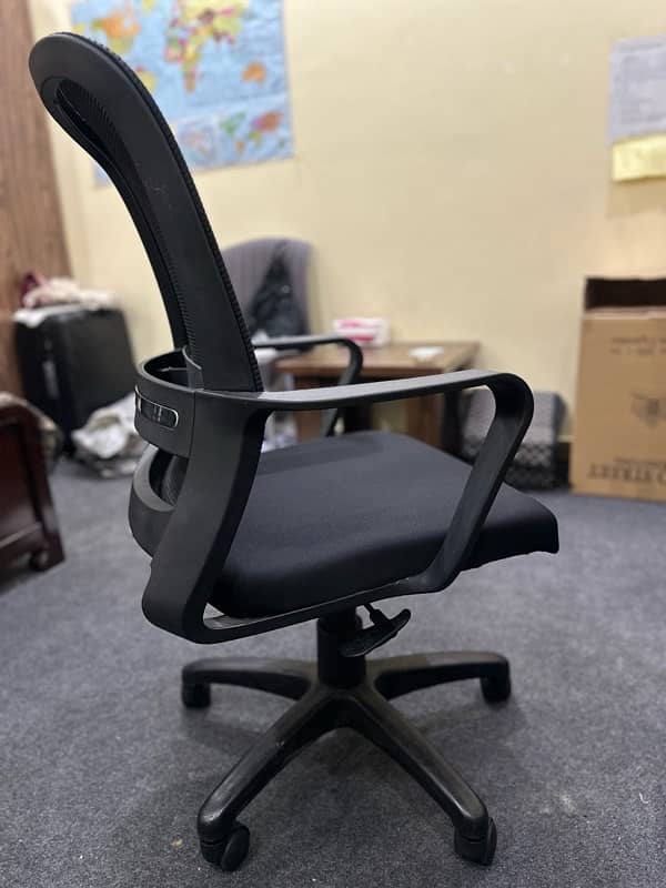 Used Study/work Chair with great comfort and reliability 4