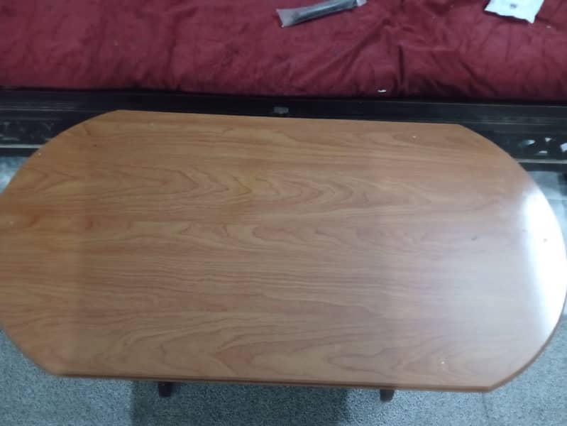 set of 3 tables  center  and 2 side tables 4