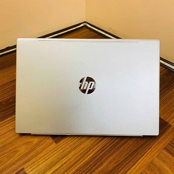 hp Pavillion 15 (Touch), i5 8th, 8gb, 128gbssd, 500gb hdd 3