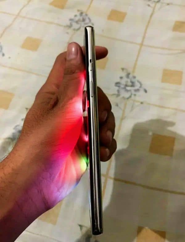 ONEPLUS 8 10/10 CONDITION 5