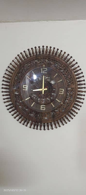 WOOD WALL CLOCK 0