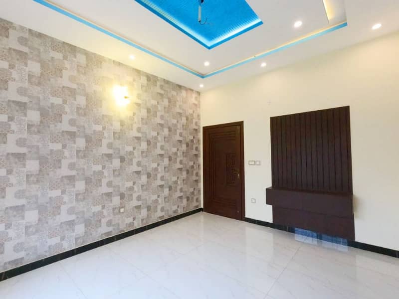 10 Marla House Available For Sale In Jubilee Town - Block B, Lahore 15