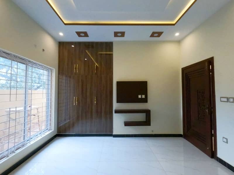 10 Marla House Available For Sale In Jubilee Town - Block B, Lahore 19