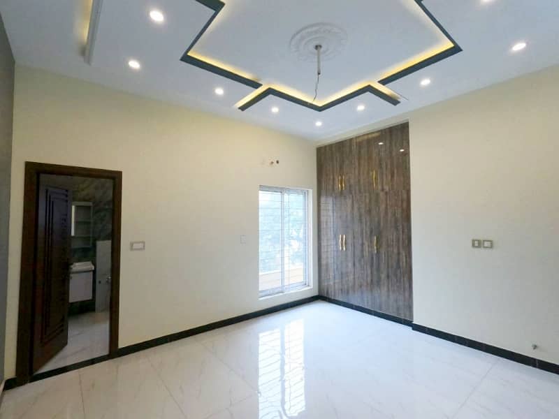 10 Marla House Available For Sale In Jubilee Town - Block B, Lahore 30