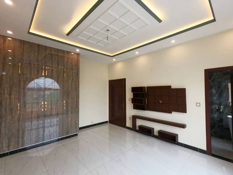 10 Marla House Available For Sale In Jubilee Town - Block B, Lahore 38