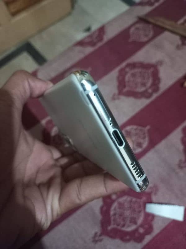 Samsung s21 5g pta condition see in picture 03437182178 contact number 7