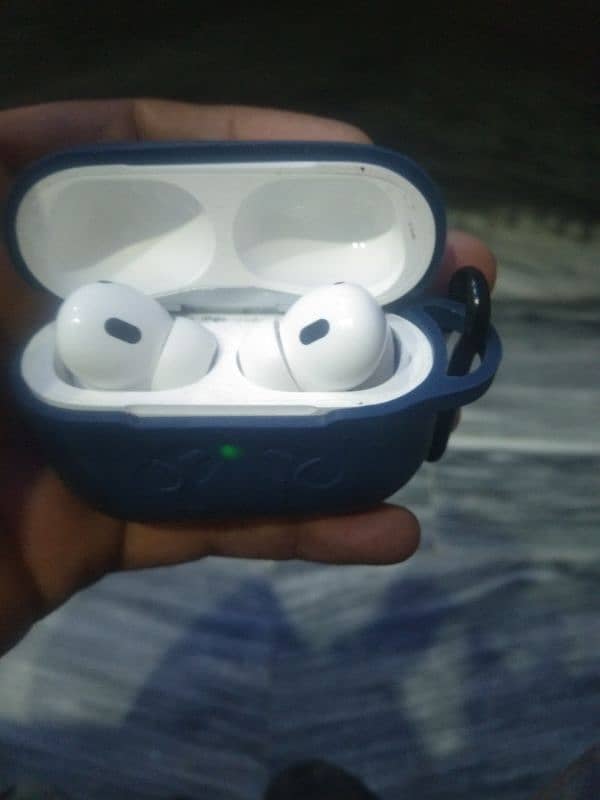 apple airbuds brand new sound or base bohat achi with box 1