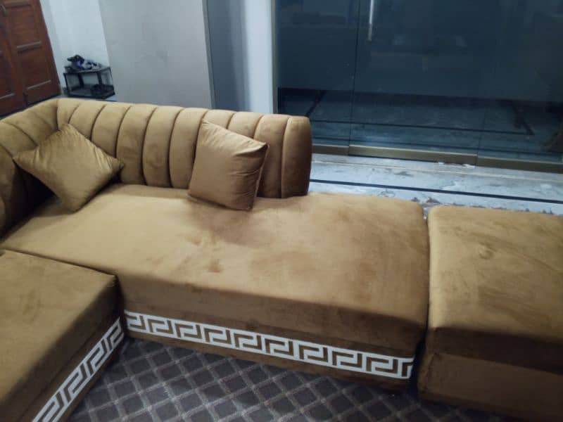 7 siter sofa new condition 1