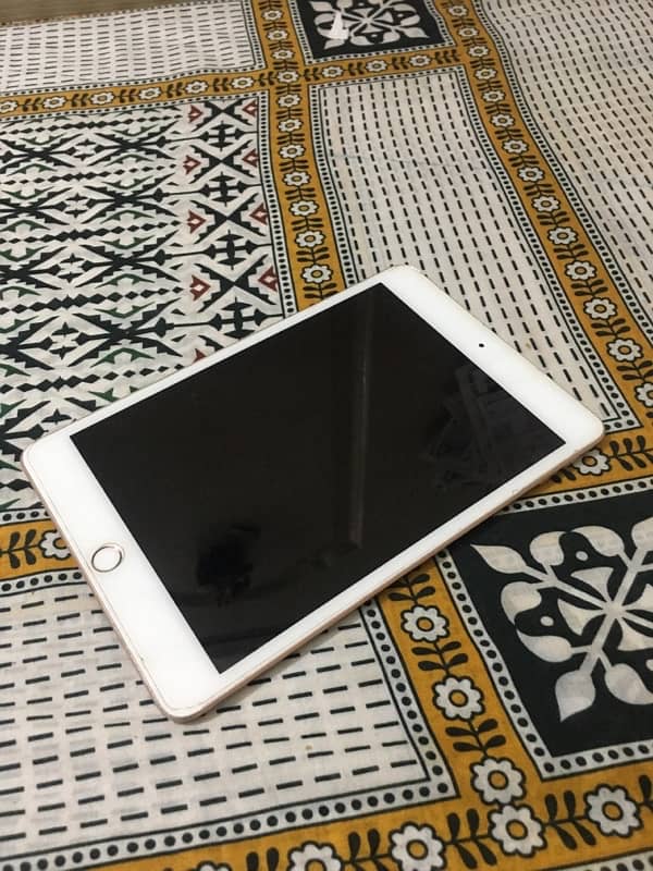 iPad mini 5 for sale in decent condiotion 1