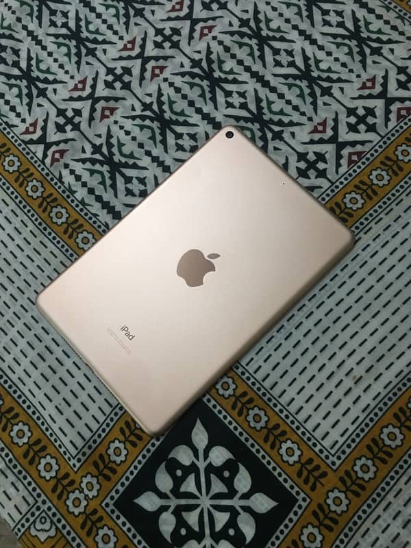 iPad mini 5 for sale in decent condiotion 3