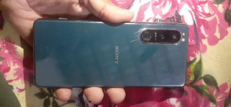 sony xpeari 5 mark 3 8/128 display mein 3 green line hn non pta 0