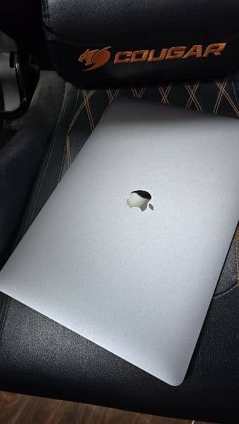 MacBook Pro 2019 Core i9 17