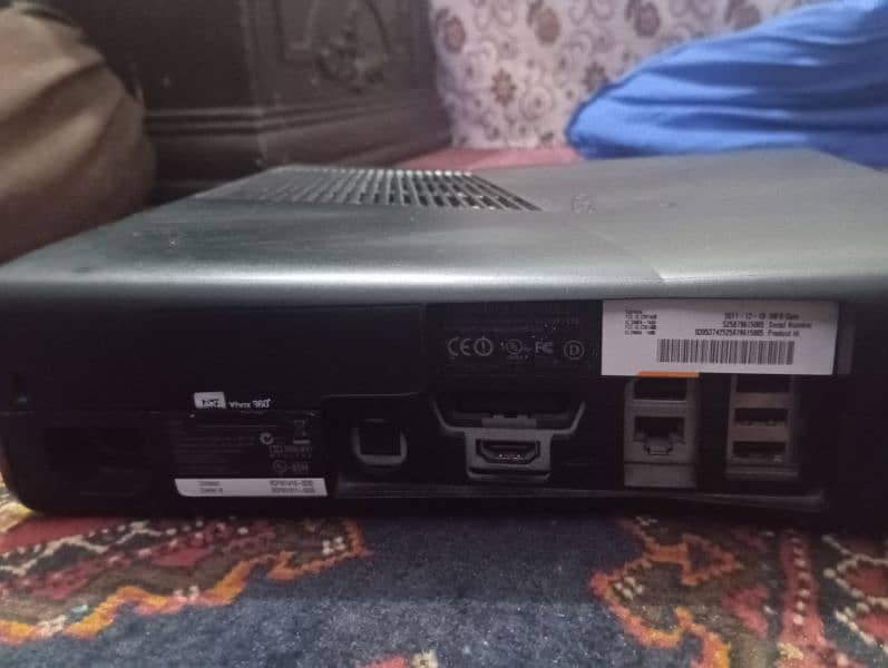 Xbox 360 slim 1