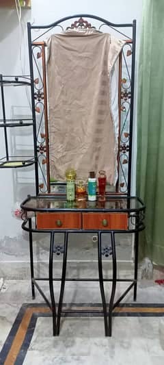 dressing table