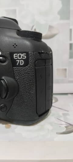 canon 7D body with canon flash EZ300