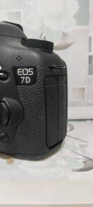 canon 7D body with canon flash EZ300 0