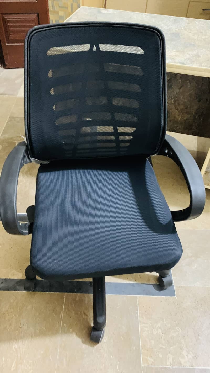 Computer Chair With Table 0