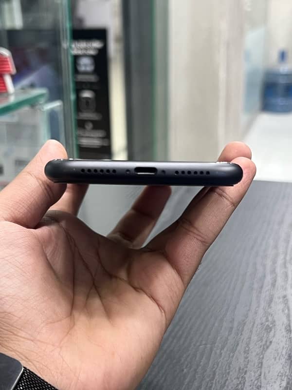 IPhone 11 Non PTA Factory Unlock 4